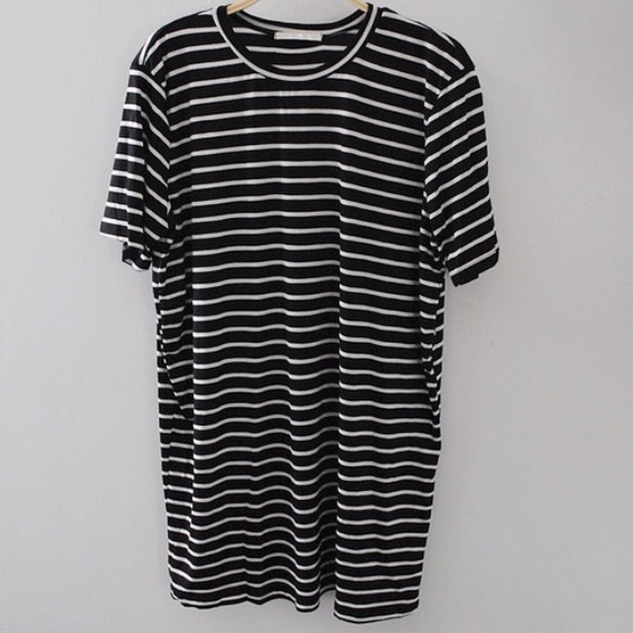 ISO TSHIRT DRESS❤️