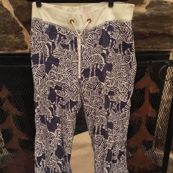 Lilly Pulitzer linen beach pant.