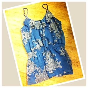 APT 9 blue top