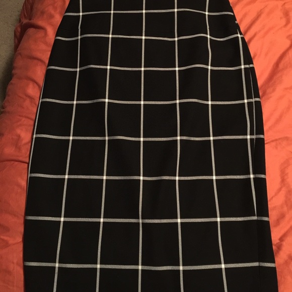 Black/white pencil skirt