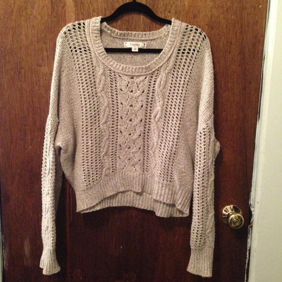 SALE 🌸🌸🌸 Crop sweater