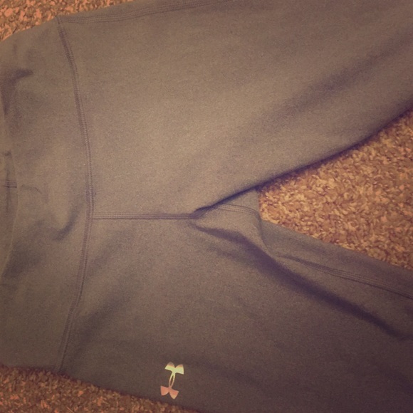 Under Armour capris- knee length