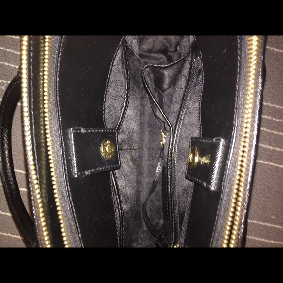 Michael Kors Reese Large Double Zip Satchel - Picture 3 of 4