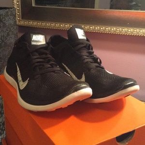 Women's Nike Free Flyknit