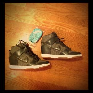 *New*  Nike Dunk Sky Hi* Women's sz7