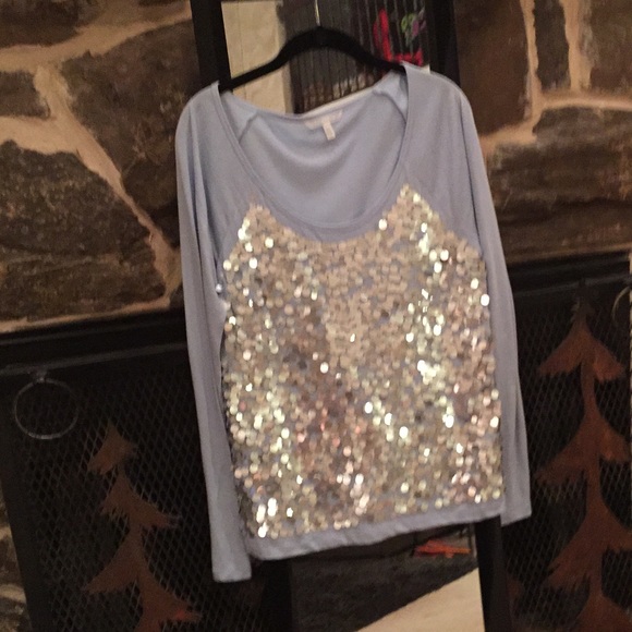 VS Long sleeve baby blue t-shirt.