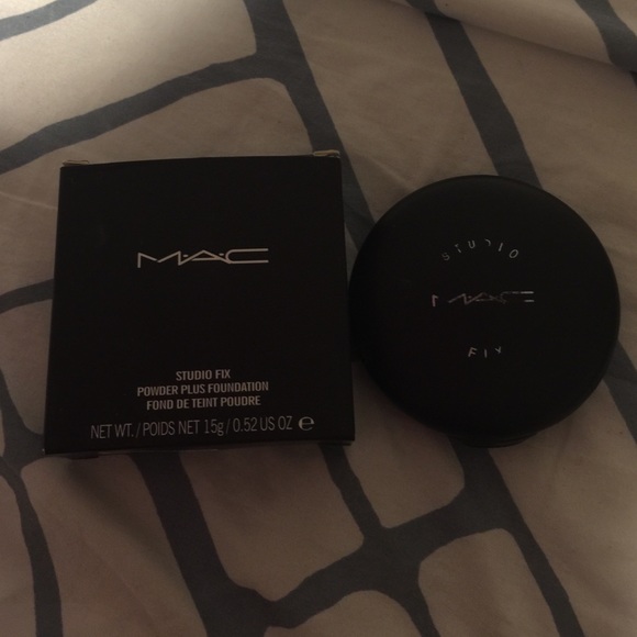 MAC STUDIO FX POWDER PLUS FOUNDATION