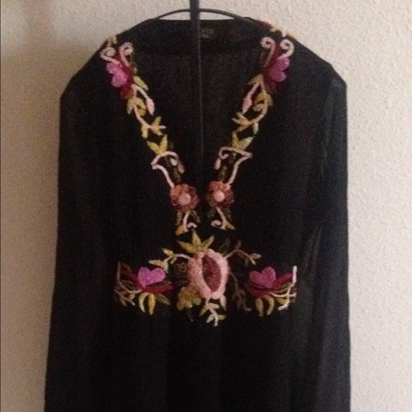 🌹Sold🌹 Long Sleeves V Neck Floral Rayon Dress
