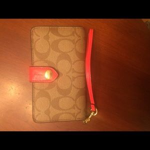 Coach Smartphone Wristlet