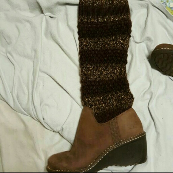 New UGGS - Picture 3 of 3