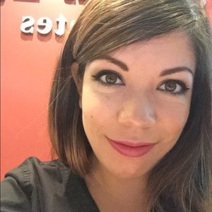 Meet your Posher, Raquel