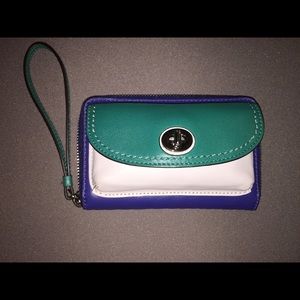 coach wristlets 76