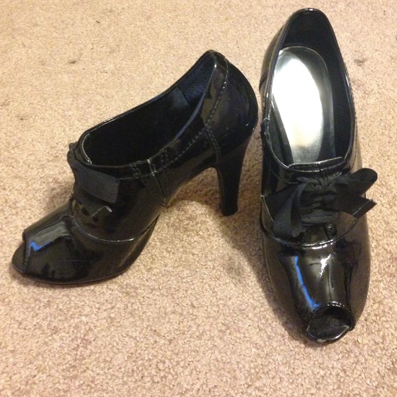 Mossimo black peep toe booties 🚨FINAL REDUCTION🚨