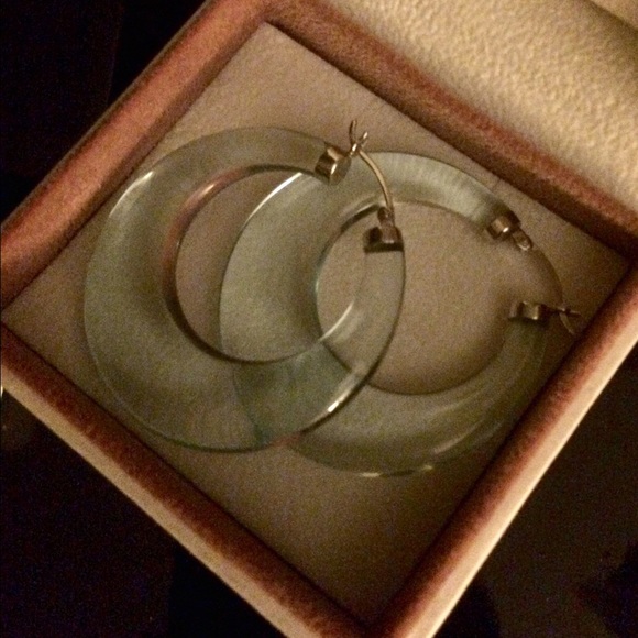 Nice Pair of Earrings - Picture 1 of 1