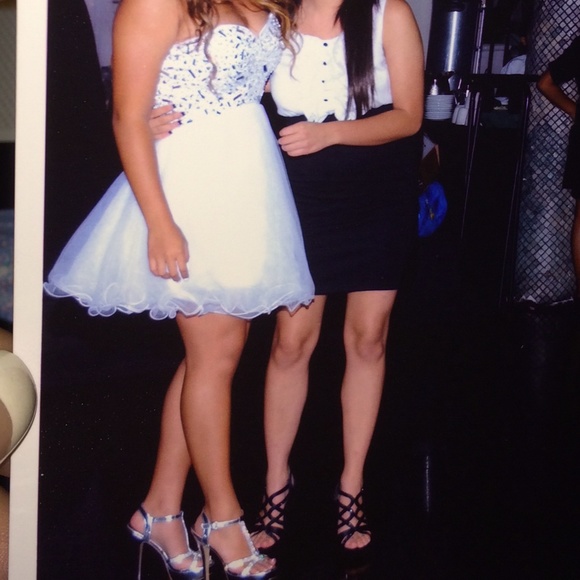 HOMECOMING DRESS - Picture 3 of 3