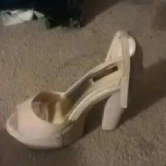 Shoes - Picture 2 of 4