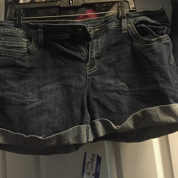 Refuge Denim Shorts - Picture 1 of 1