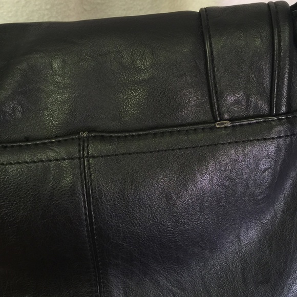 💥DONATED💥Black cross bag - Picture 3 of 4