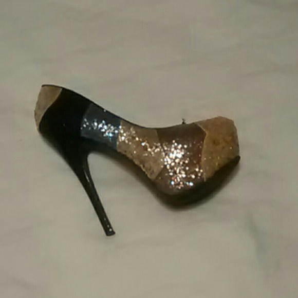 New Year's Eve Inspired Shoe - Picture 3 of 4