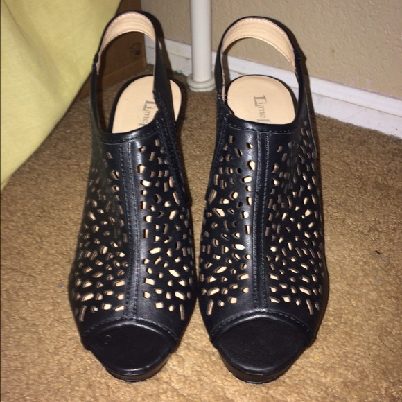 Black Wedges