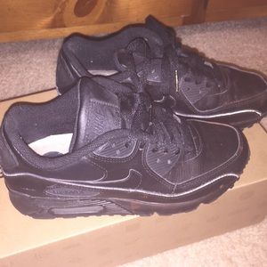 All Black Air Maxx with a Silver Line
