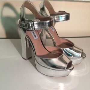 Steve Madden Jillyy platform sandals metallic