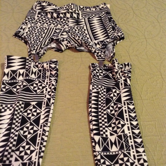 Patterned Leggings. Convertible to Shorts