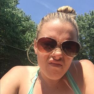 Meet your Posher, Shannon