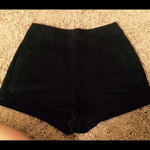 black high waisted shorts 💕