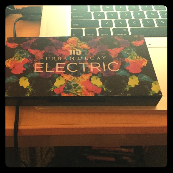 Urban Decay Electric Palette