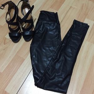 High waisted black pants