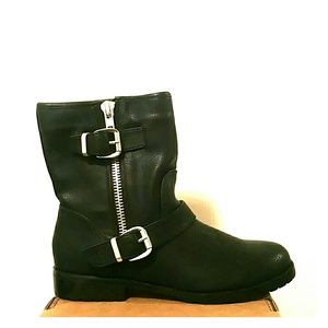 Forever 21 / Black Ankle Boots!