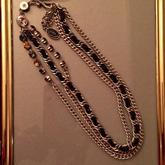 AWESOME SILVER TONE NECKLACE BLACK LEATHER, STONES