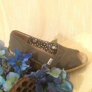 TOMS Grey Canvas Wedges 8.5