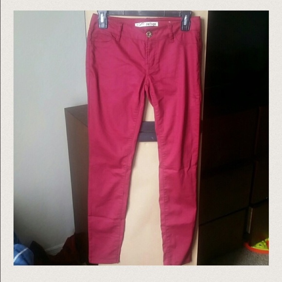 🚫SOLD🚫Refuge Maroon/Red Jeans🚫 - Picture 2 of 2