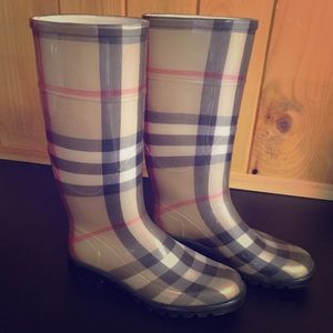 Burberry rain boot