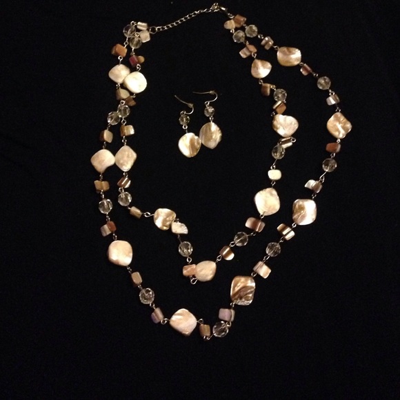 Necklace/earring set