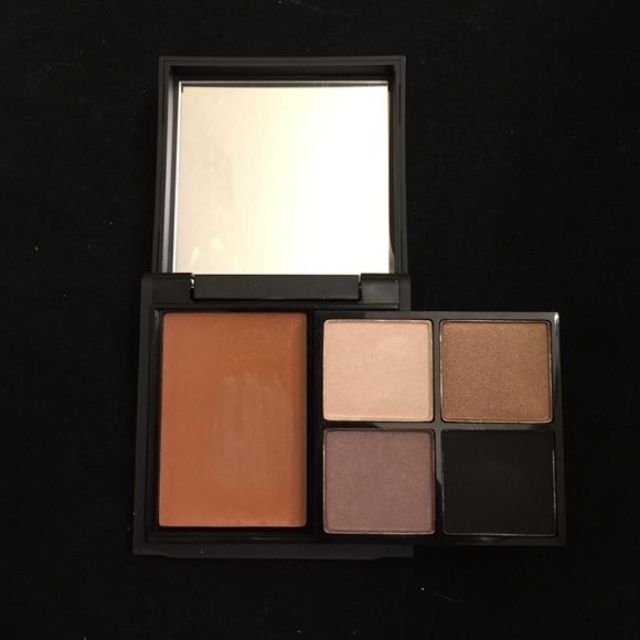 ‼️AUTHENTIC ‼️ 
MAC Desert Camouflage Face Kit