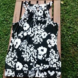 White House Black Market Top💕