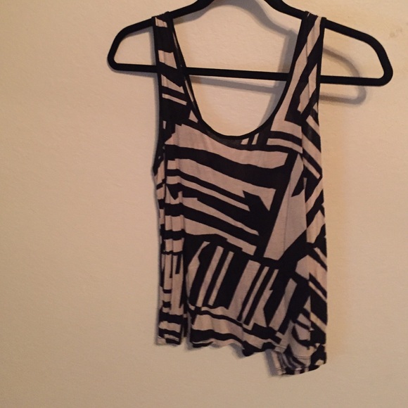 Cute top. Ties in back.