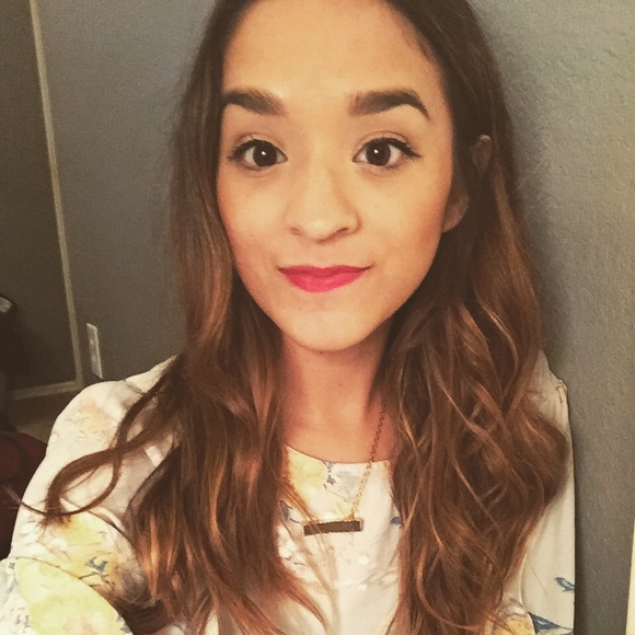 Meet your Posher, Cecilia