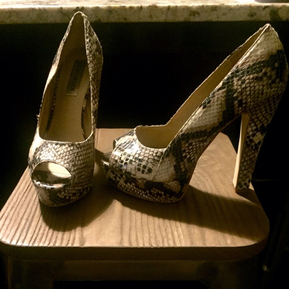 Steve Madden Snakeskin Peep Toe Pump