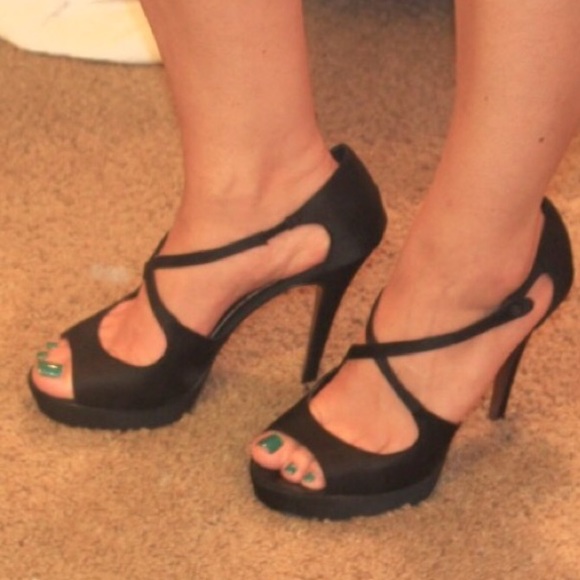 **SOLD**Steve Madden Strappy Black Heels