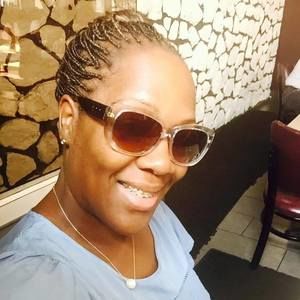 Meet your Posher, Dana