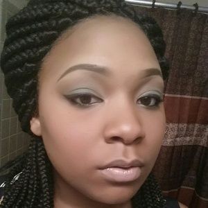 Meet your Posher, Crystal