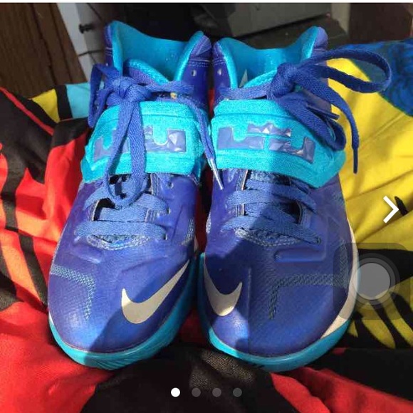 Lebrons . (Blue )