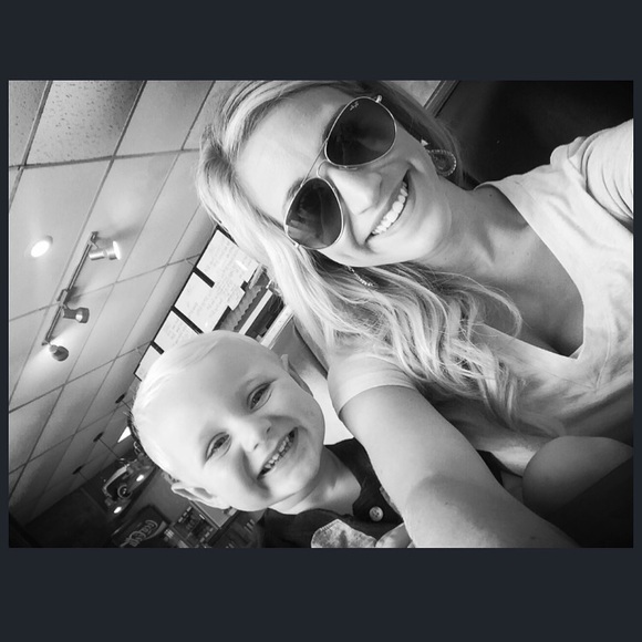 Meet your Posher, Victoria - Picture 1 of 1