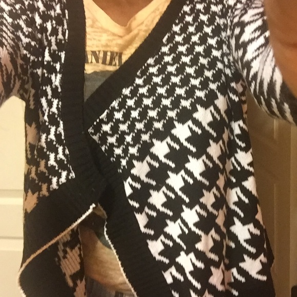 Sweater - Picture 3 of 3