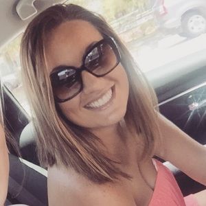 Meet your Posher, Katelyn