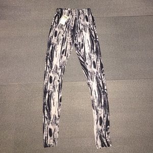 Splattered ankle leggings--size small.